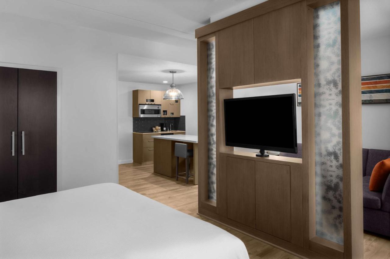 Hyatt House North Hills Hotel