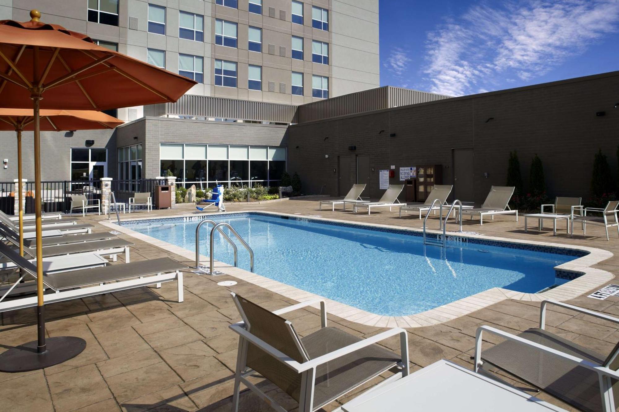 Hyatt House North Hills 3*