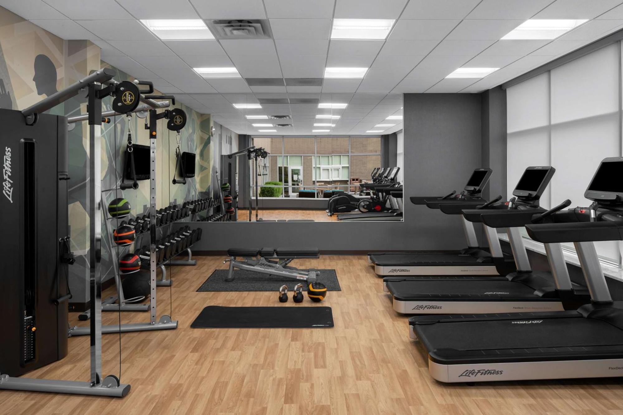 Hyatt House North Hills Hotel 3*