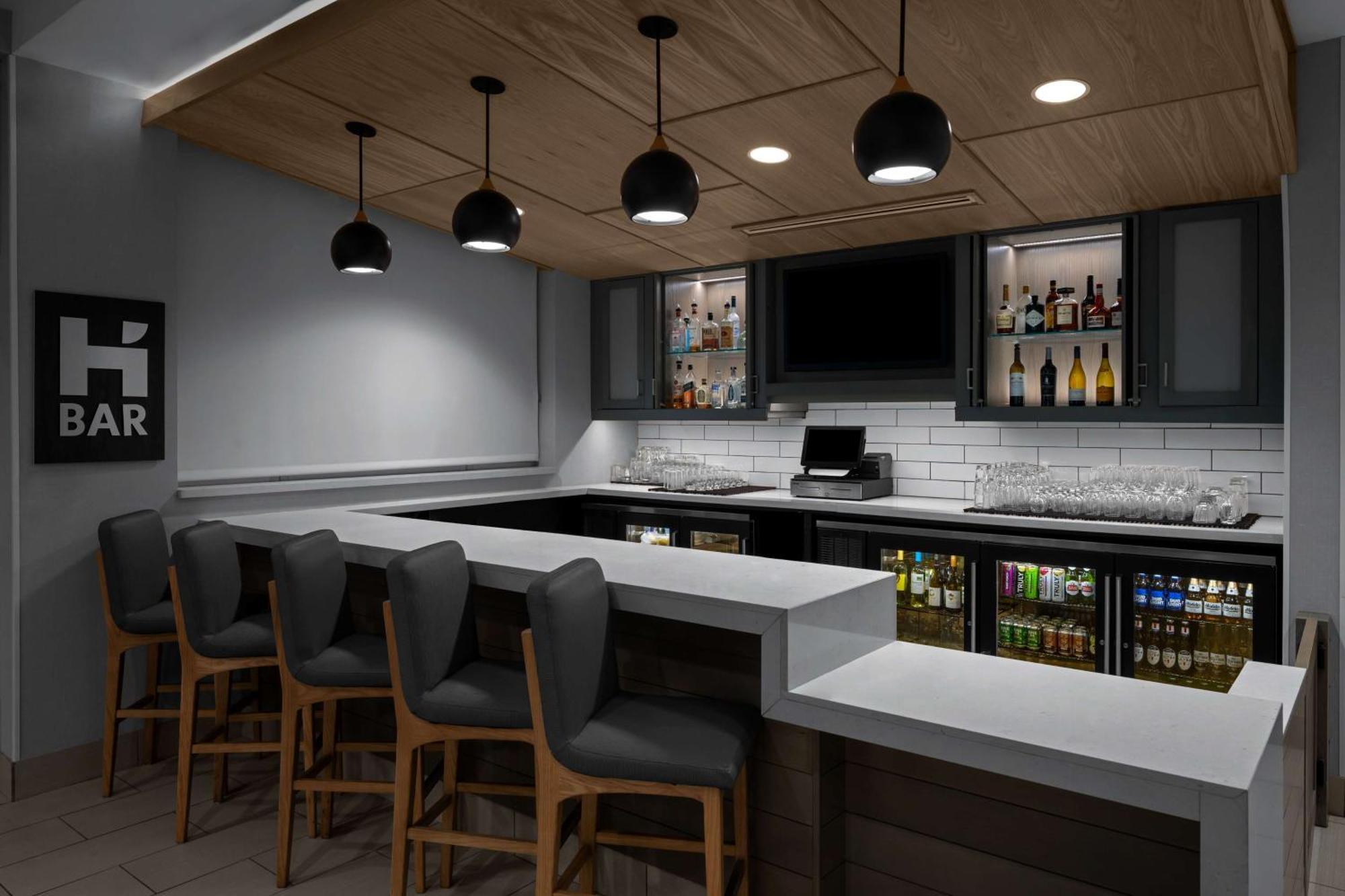 Hotel Hyatt House North Hills 3*